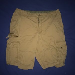 MENS khaki cargo short